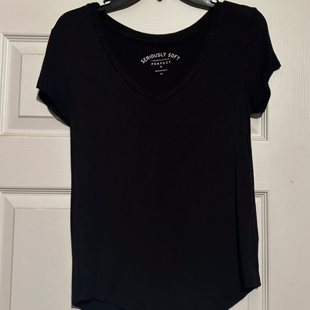 Aeropostale V-neck black T-shirt